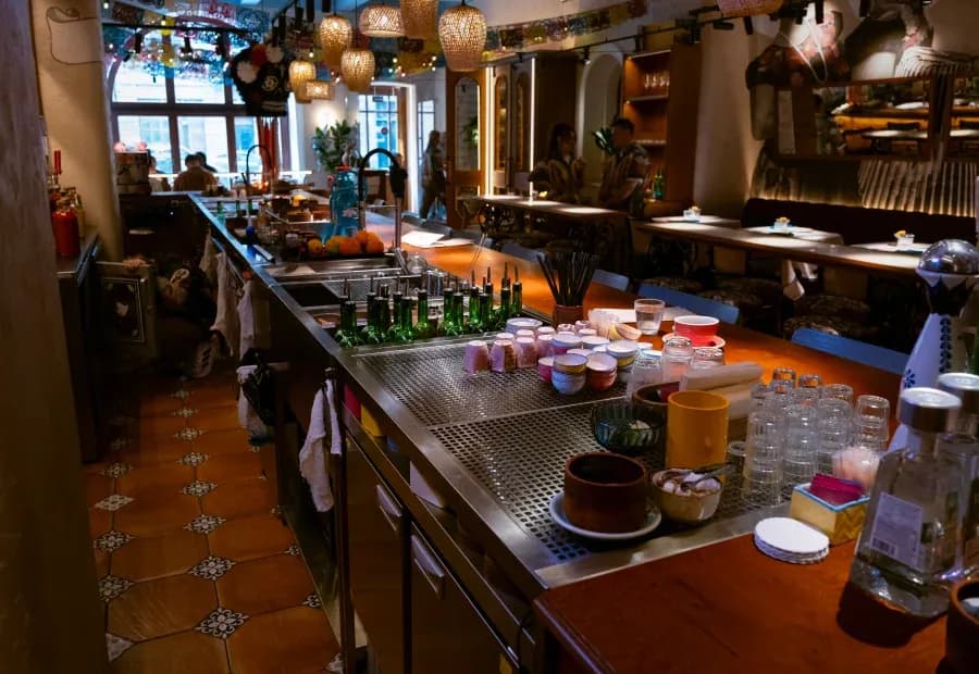 Барная зона проекта Paloma Cantina